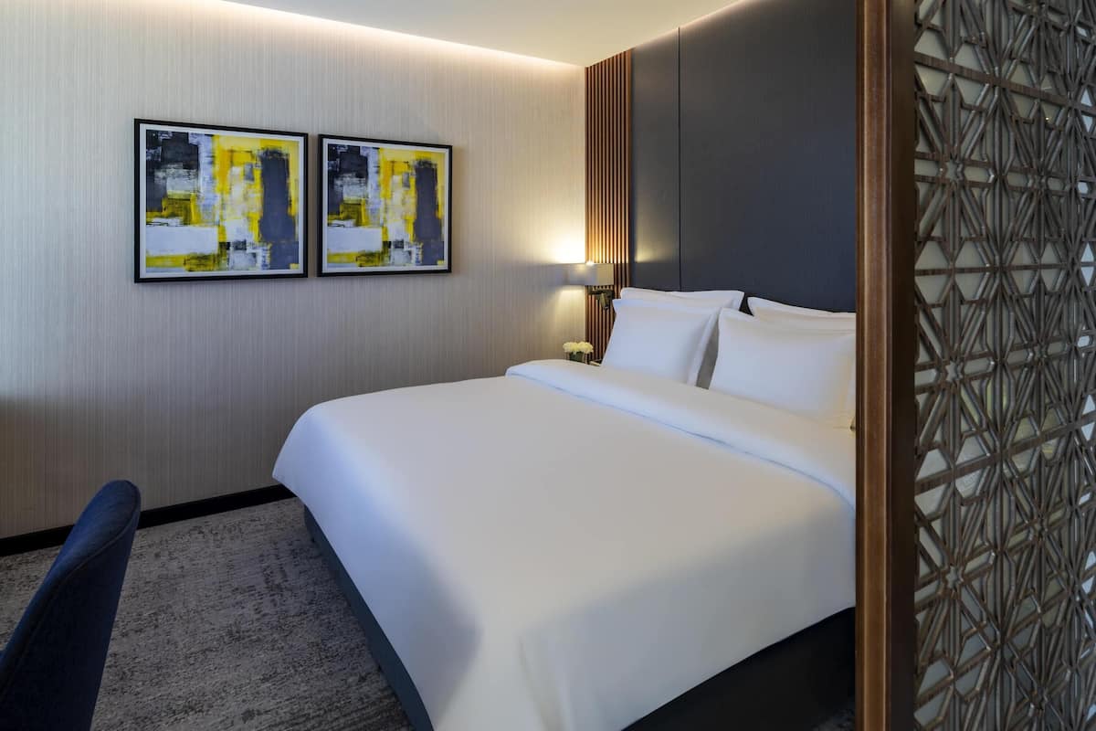 Junior Suite, 1 King Bed