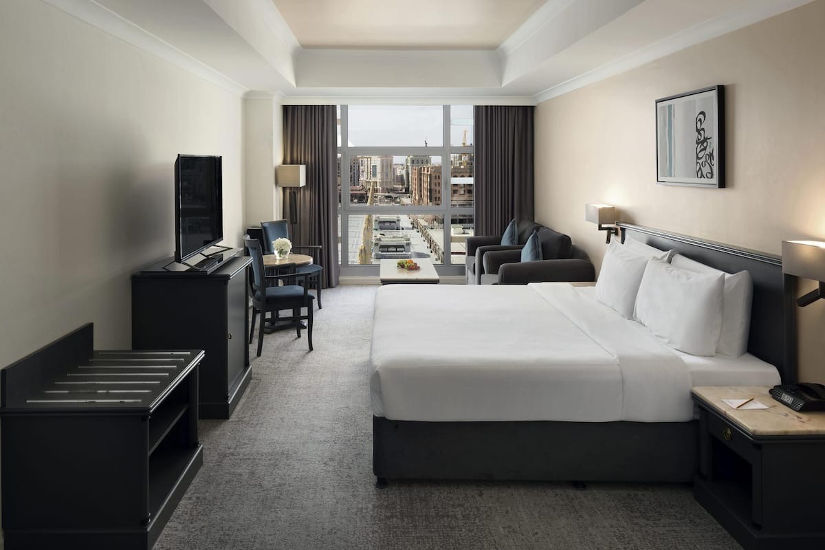 Quarto luxo, 1 cama King (HARAM VIEW) | 1 quarto, roupas de cama premium, frigobar, cofres nos quartos