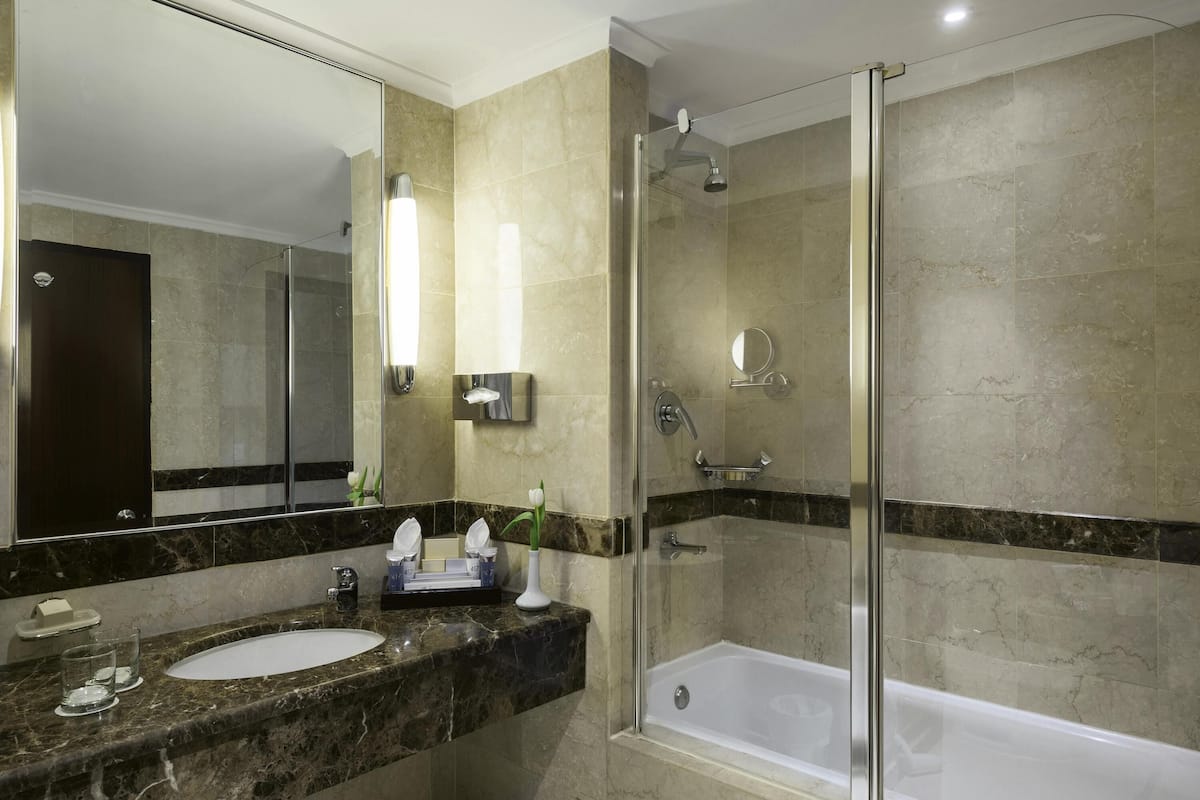 1 quarto, roupas de cama premium, frigobar, cofres nos quartos
