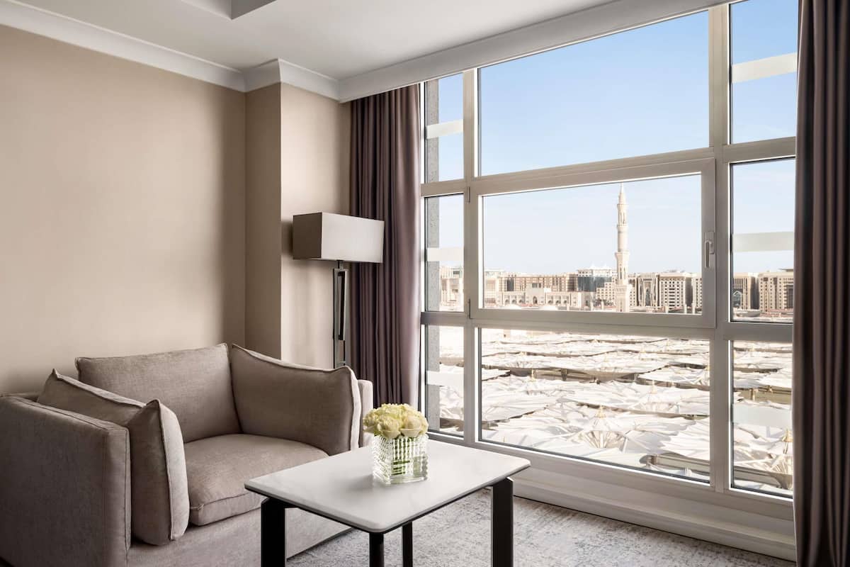 1 Schlafzimmer, hochwertige Bettwaren, Minibar, Zimmersafe