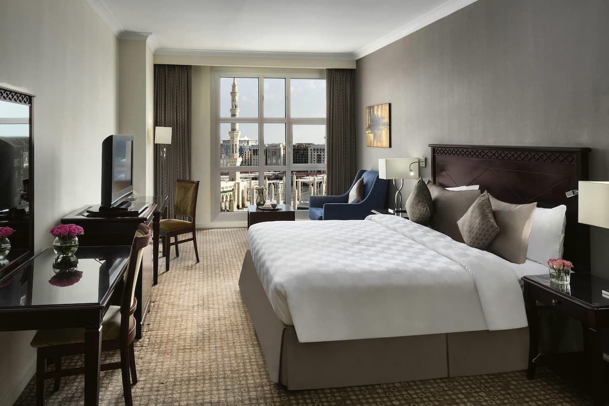 Phòng Suite Presidential, 3 phòng ngủ | Bộ đồ giường cao cấp, minibar, két bảo mật tại phòng, bàn