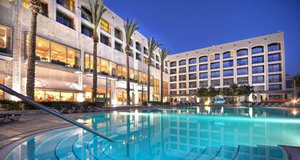 Golden Crown Hotel