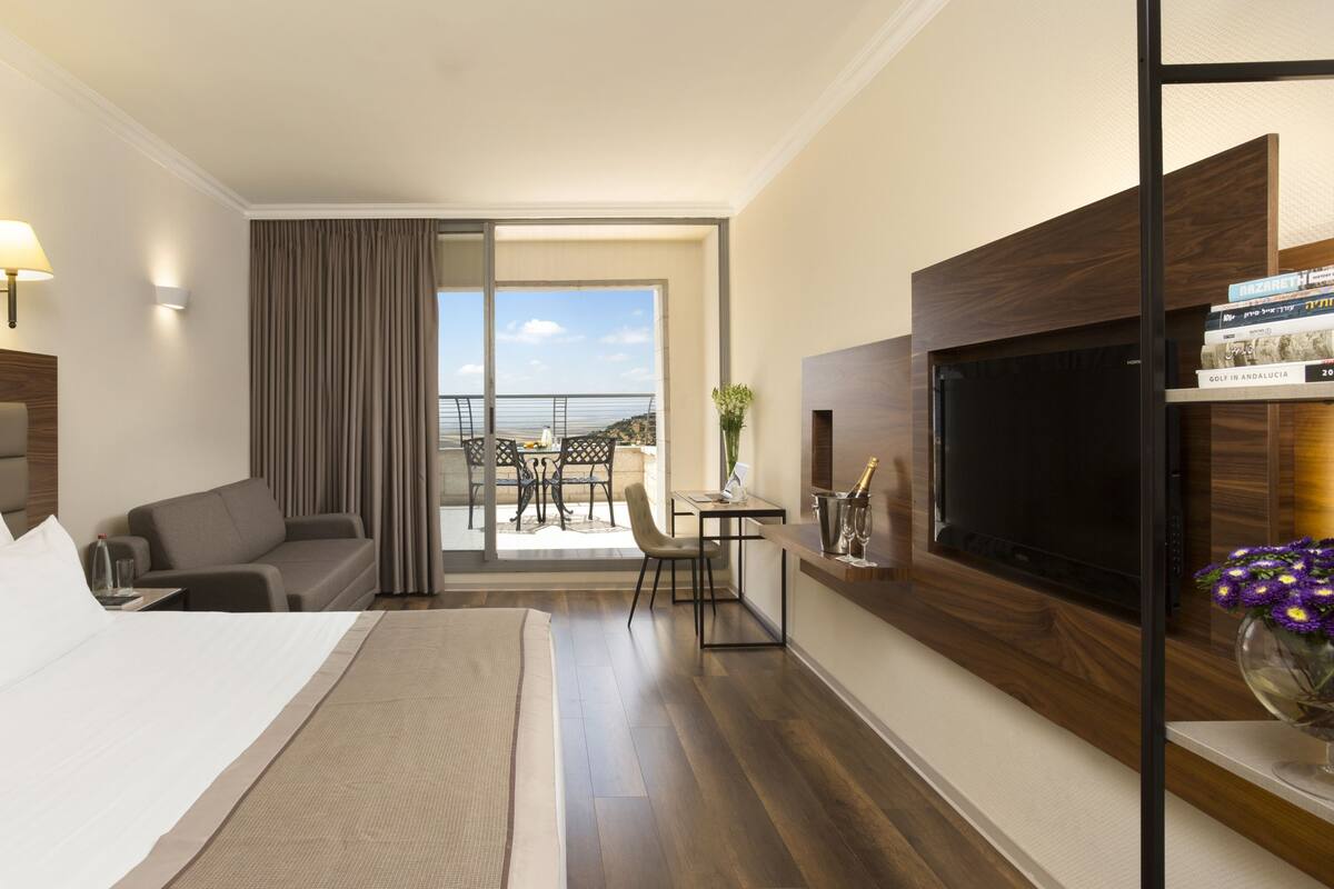 Minibar, in-room safe, desk, blackout drapes