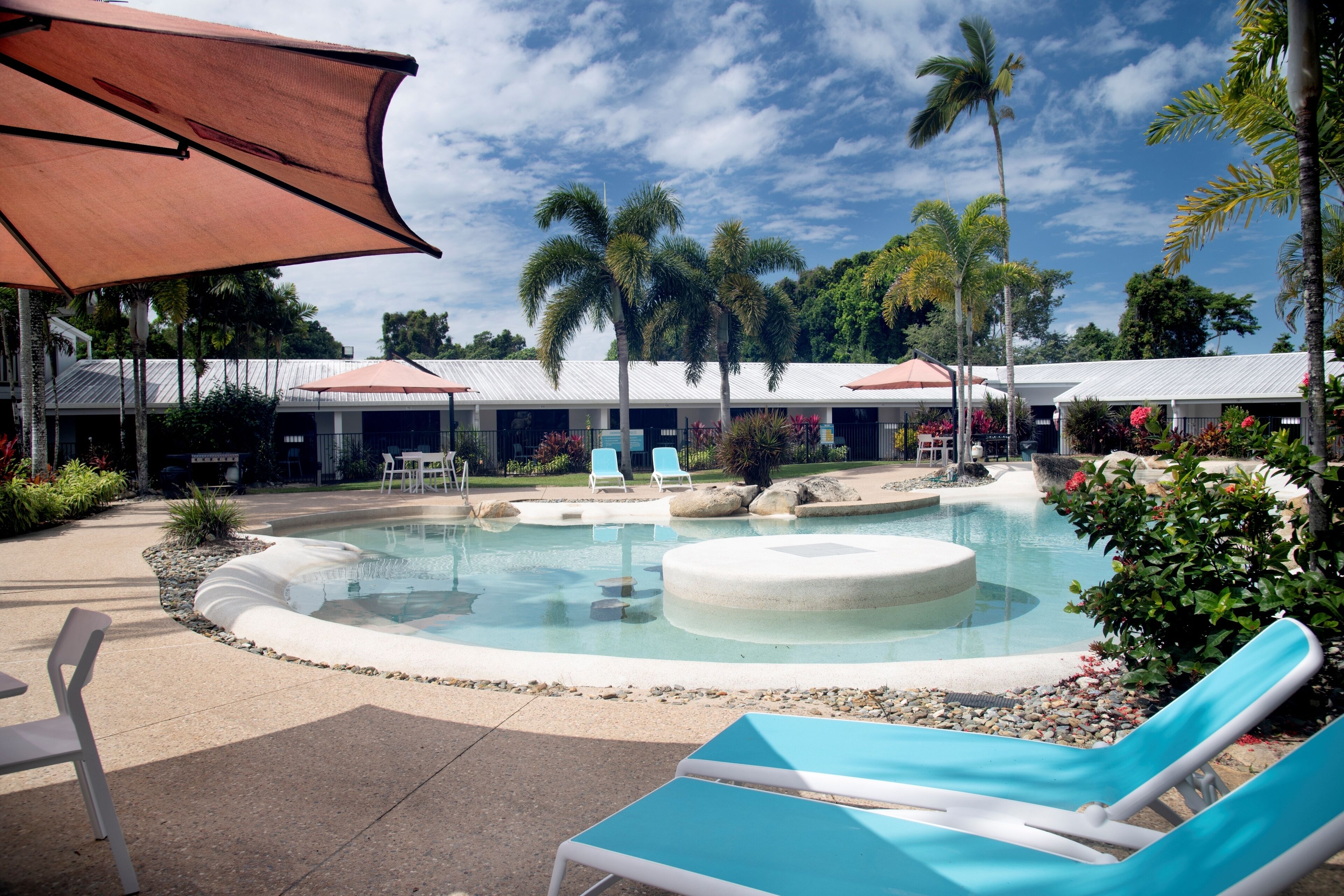 4 piscinas al aire libre, sombrillas, tumbonas