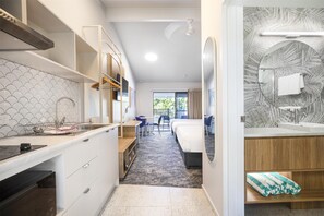 Familjestudio | 1 sovrum, värdeförvaringsskåp på rummet och skrivbord