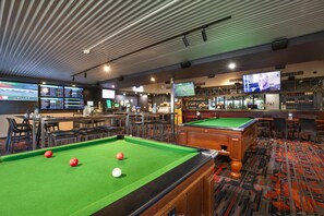 3 bars/lounges - Nightelier Mission Beach (Wongaling Beach)