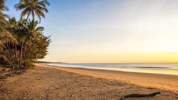 Una playa cerca