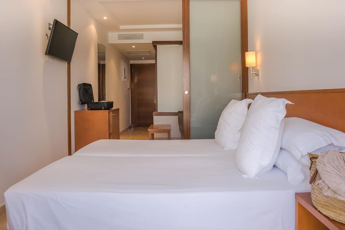superior double room | premium bedding, in-room safe, desk, free wifi