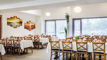 Desayuno buffet todos los días (con cargo)