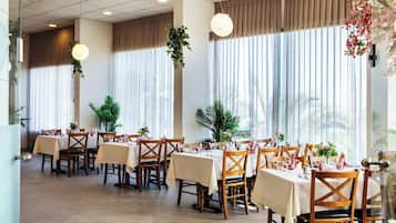 Desayuno buffet (ILS 70 por persona)