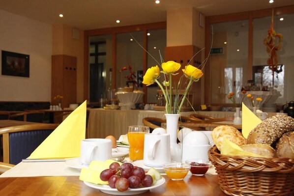 Tägliches inbegriffenes Frühstücksbuffet