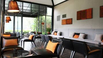 Frokost, lunsj og middag serveres