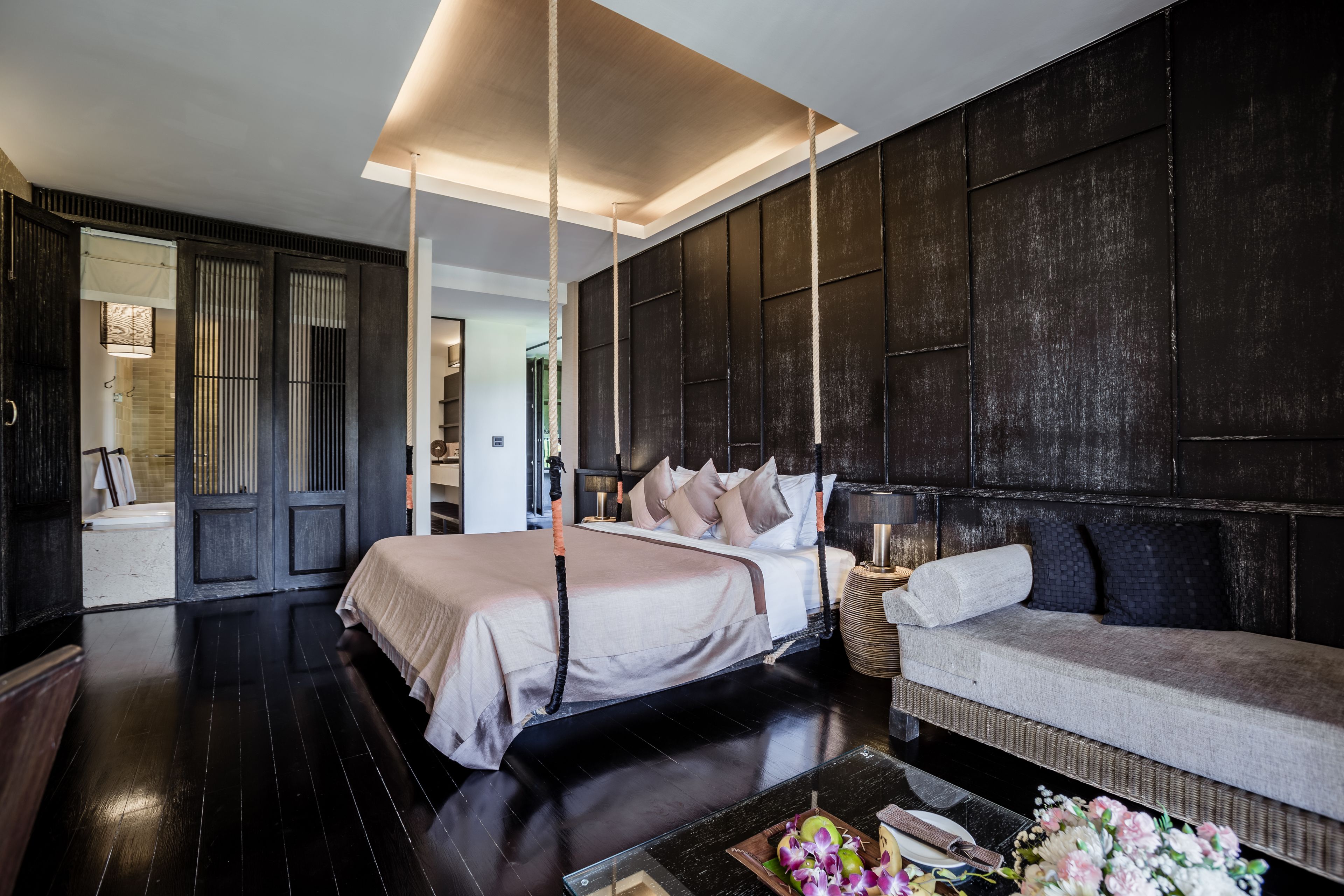 suite (white elephant) | 1 bedroom, minibar, in-room safe, desk