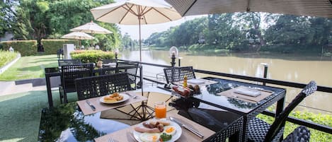 Daily buffet breakfast (THB 500 per person)