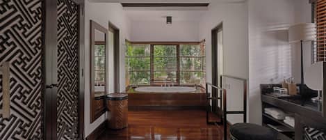 Separate bathtub and shower, rainfall showerhead