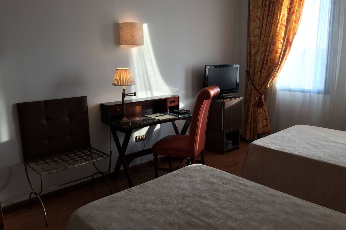 Down duvets, desk, free WiFi, individually decorated