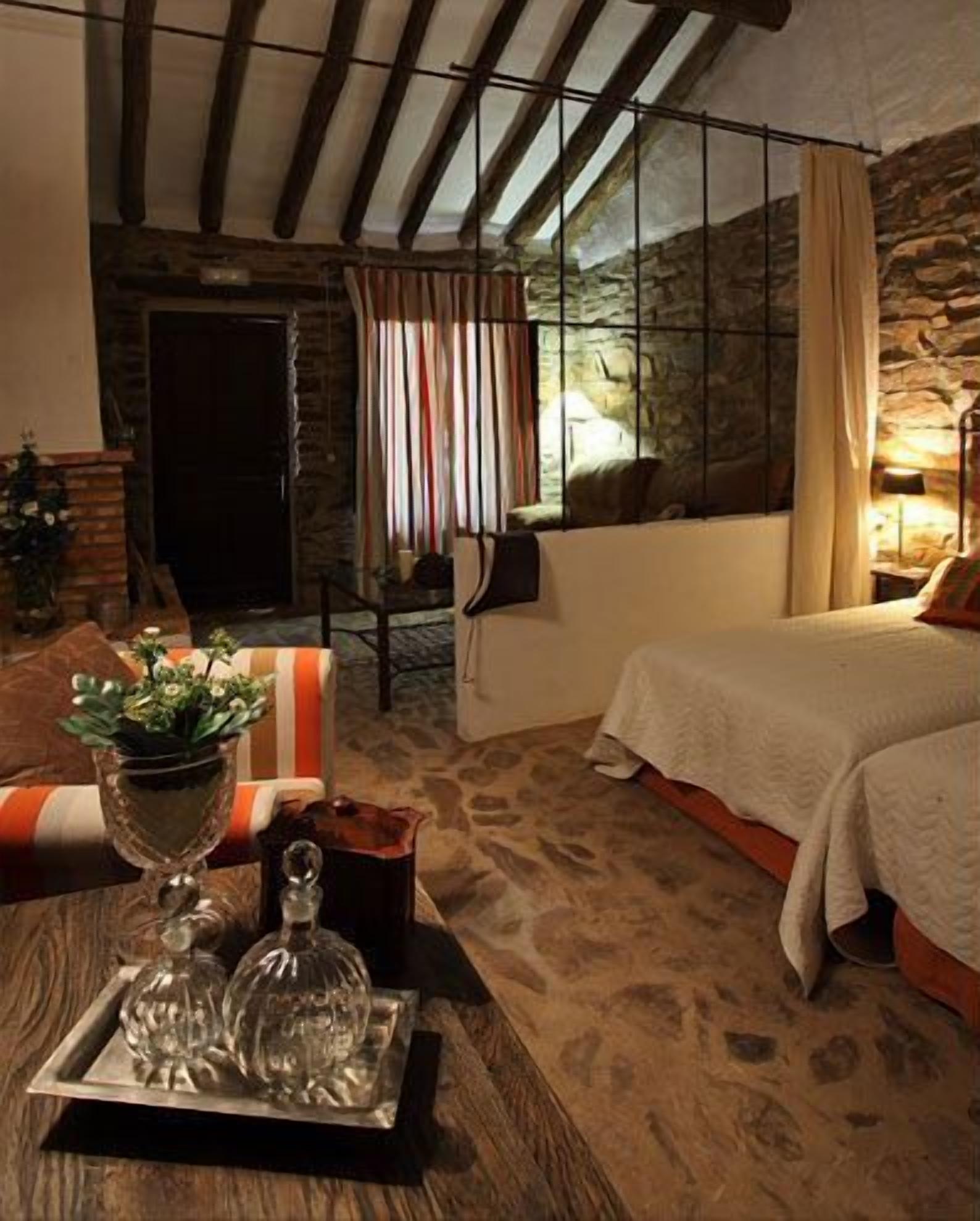 Free WiFi, bed sheets, wheelchair access