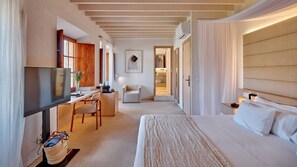 Junior Σουίτα | Μίνι μπαρ, χρηματοκιβώτιο στο δωμάτιο, μοναδική διακόσμηση 