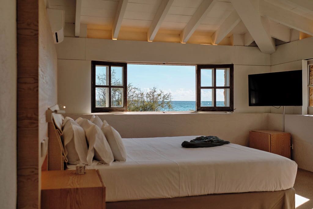 Superior suite, uitzicht op zee (with Chill Out) | Een minibar, een kluis op de kamer, individueel gedecoreerd