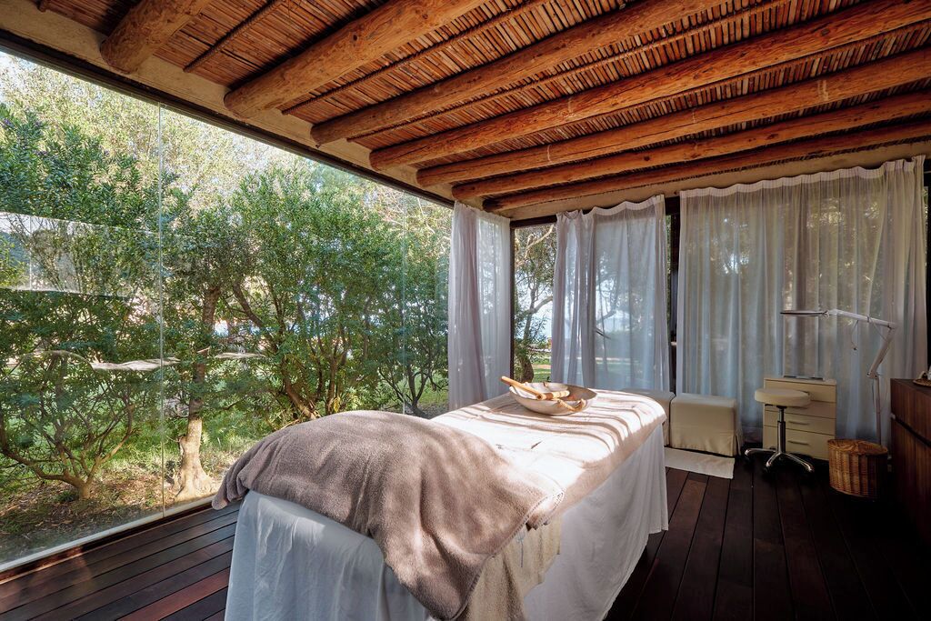 Turkish bath, body treatments, deep-tissue massages, sports massages