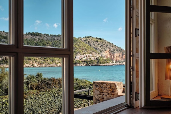 Double Room (with Terrace or Chillout) | Minibar, in-room safe, individually decorated, individually furnished