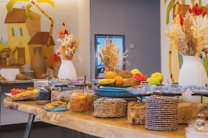 Café da manhã continental grátis todos os dias
