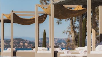 3 outdoor pools, open 9:00 AM to 8:00 PM, pool umbrellas, pool loungers