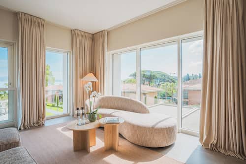 Junior Natural Sea | Premium bedding, minibar, in-room safe, soundproofing