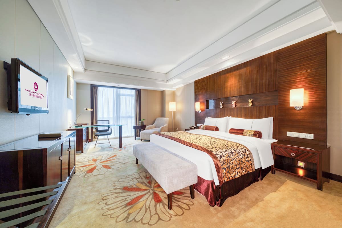 Cofres nos quartos, escrivaninha, espaço de trabalho para notebook