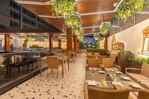 4 restaurantes; se sirven desayunos
