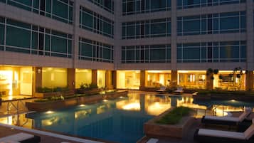 Outdoor pool, pool loungers
