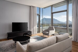2 bars/lounges, tapas bar - Cape Town Marriott Hotel Crystal Towers (Cape Town)