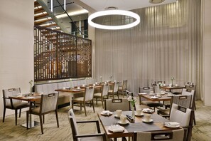 Desayuno buffet diario (ZAR 295 por persona)