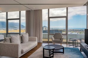 Premium bedding, minibar, in-room safe, desk