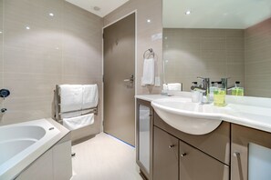 Premier Executive Room | Private spa tub