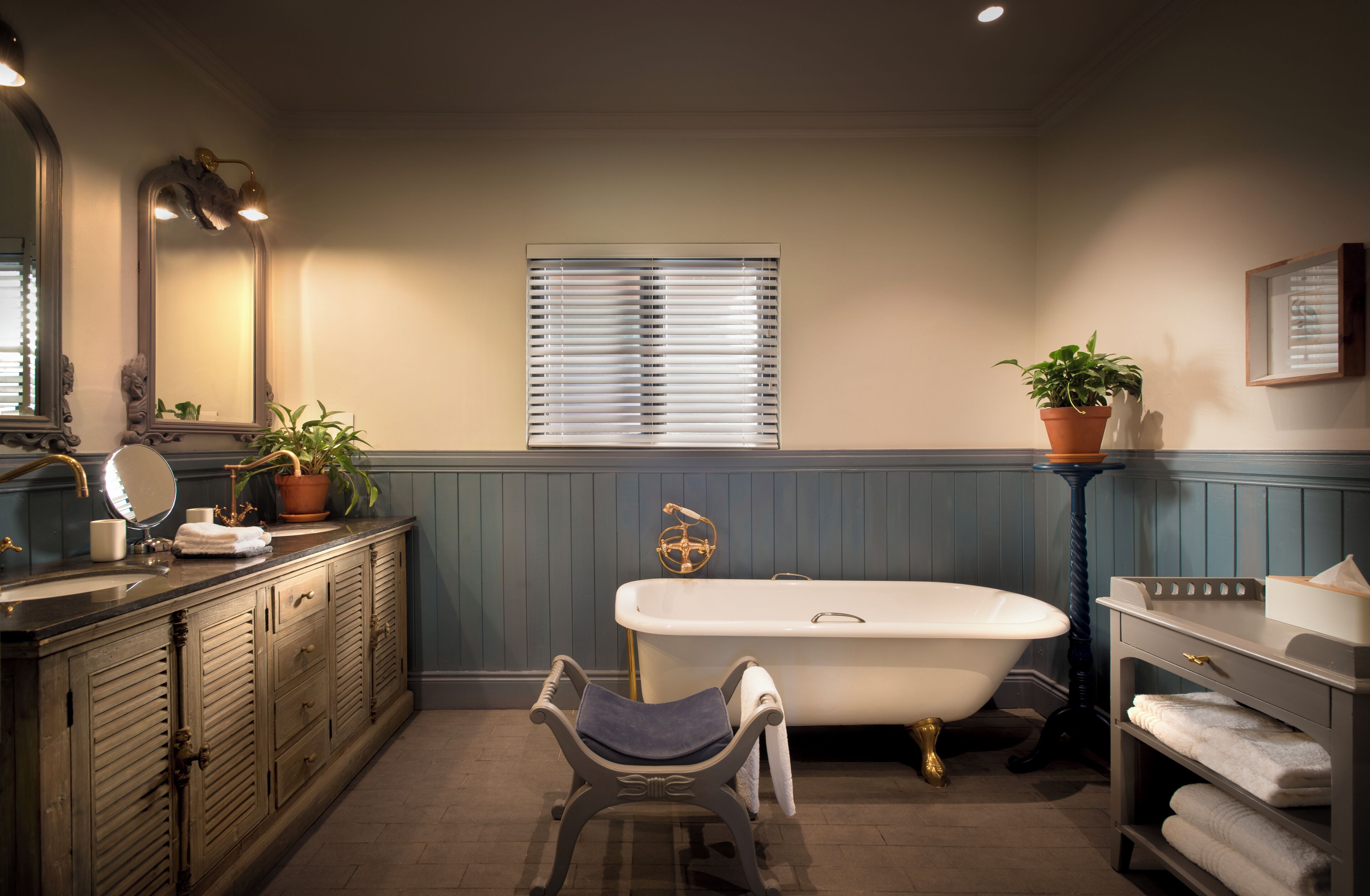 separate bathtub and shower, deep-soaking bathtub