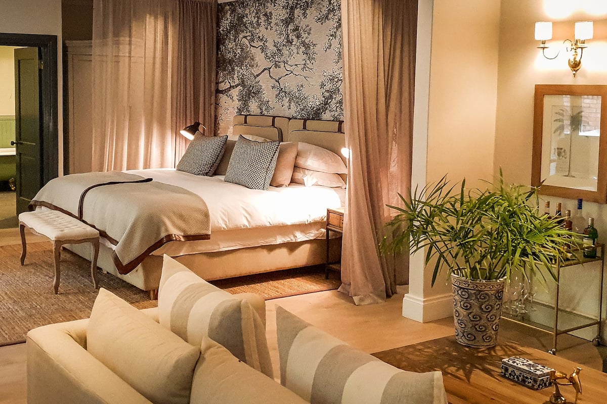 room | 1 bedroom, premium bedding, in-room safe, individually furnished