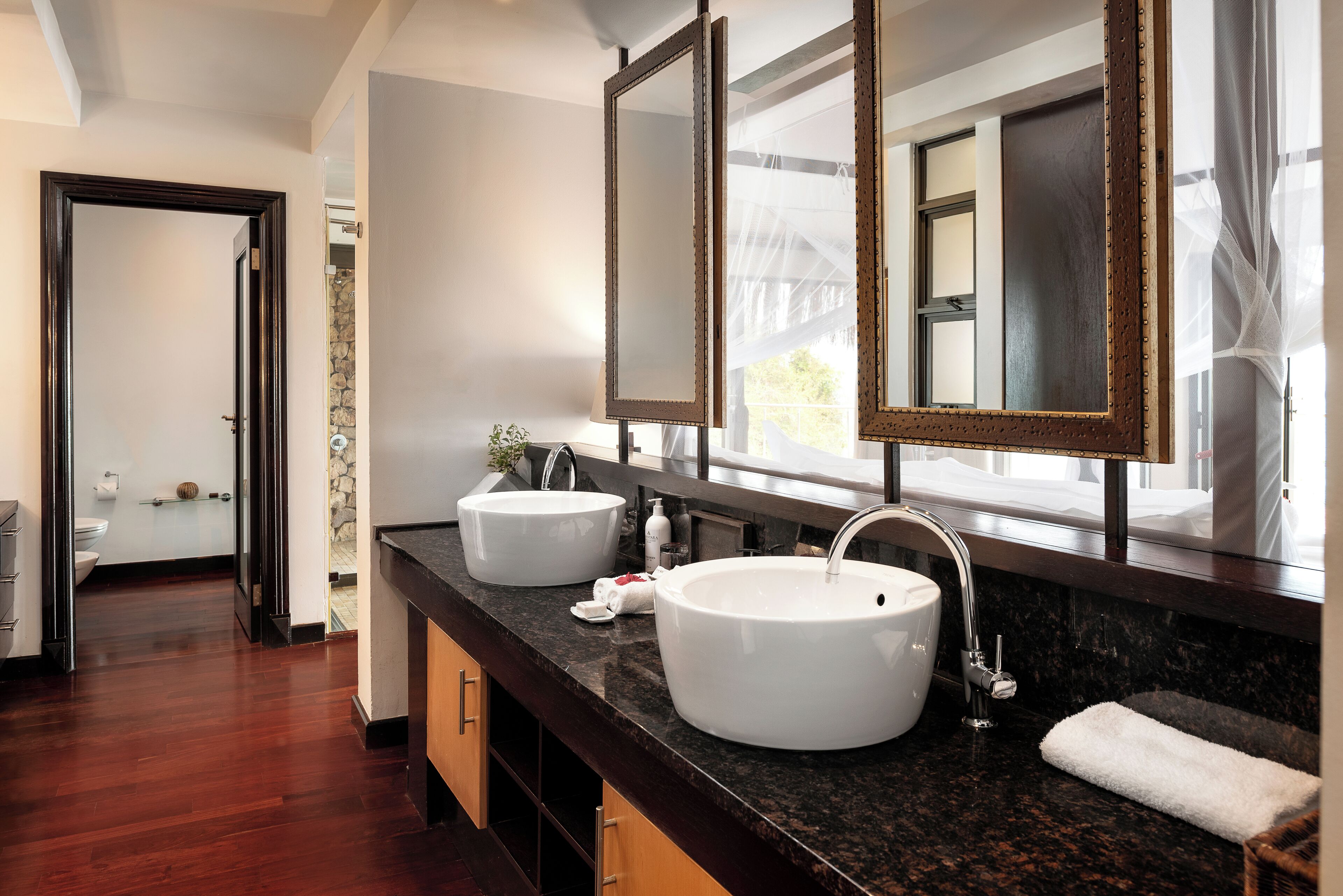 separate bathtub and shower, deep-soaking bathtub, rainfall showerhead