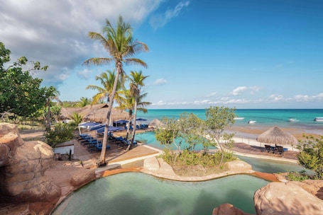 2 outdoor pools, free cabanas, pool umbrellas