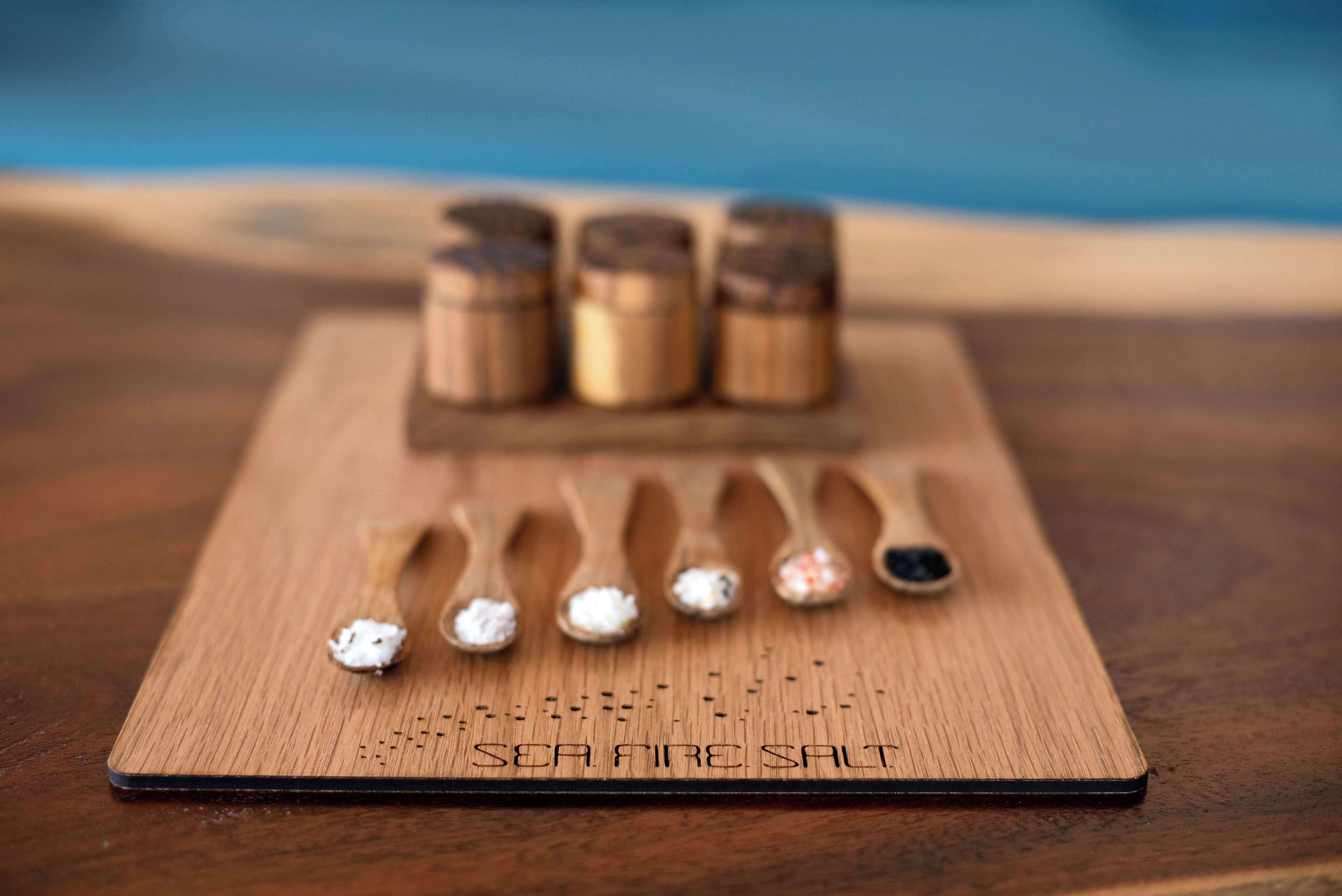 3 restaurants, breakfast, lunch, dinner served; barbecue