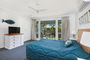 Individually decorated, individually furnished, soundproofing - Coral Beach Noosa Resort (Noosaville)