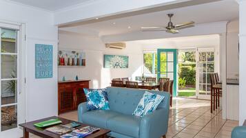 Three Bedroom Townhouse | Individually decorated, individually furnished, soundproofing