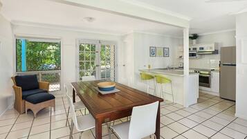 Three Bedroom Townhouse | Individually decorated, individually furnished, soundproofing