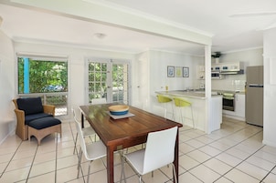 Three Bedroom Townhouse | Individually decorated, individually furnished, soundproofing
