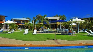 4 outdoor pools, a heated pool, pool loungers