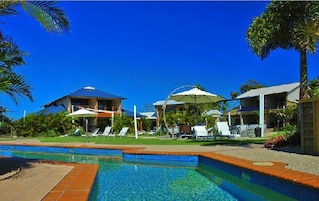 4 outdoor pools, a heated pool, sun loungers