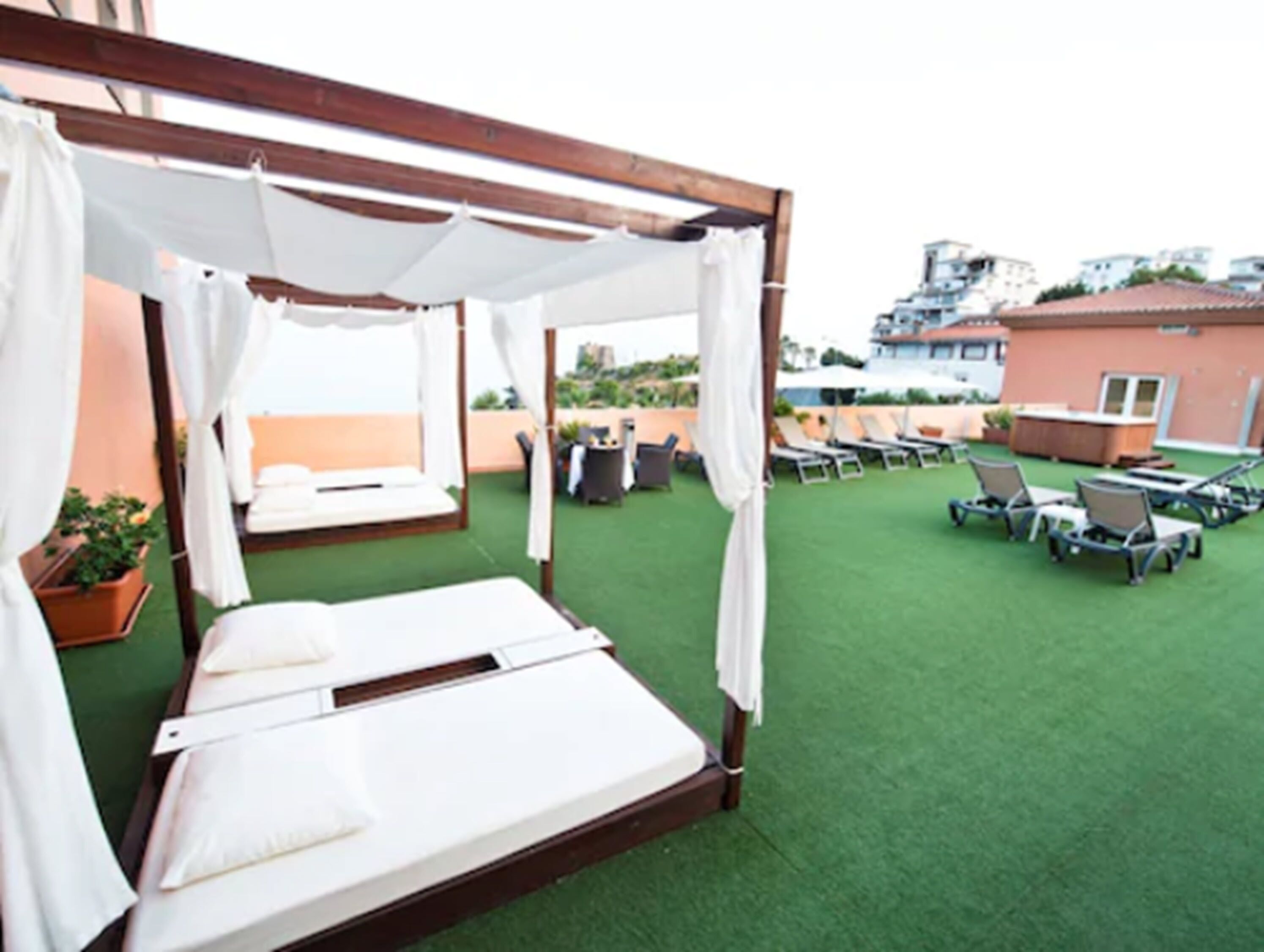 Sundeck