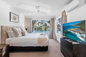 3 Bedroom Waterfront