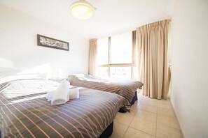 Two Bedroom Deluxe | Iron/ironing board, cribs/infant beds, rollaway beds, WiFi - Warringa Surf (Surfers Paradise)