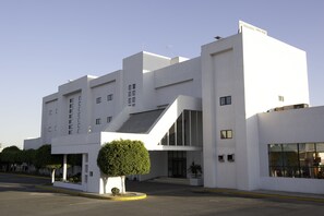 Front of property - Mision Express Celaya (Celaya)
